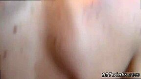 Эй чувак, хочешь присоединиться к нам бэребэк в ванной?