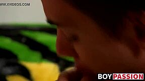 Twinka Jax Marnell in Joey Tiger delita dvojni dildo v divji akciji