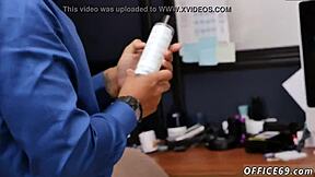 Hot swimmer, wanna see my close-up anal action?