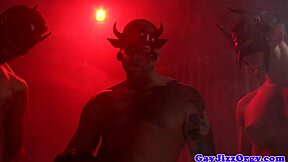 Маскена оргија са Дином Монроом и дивљим друговима