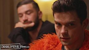 वाह, स्लाइमी एक्स लवर की यादें क्रिप्टिक पार्टी पर!