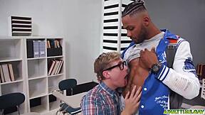 يا رجل، عايز تنيكني قوي زي ما جاك بايلي اتسحل؟