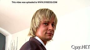 汚いゲイのハンキーたちがハードバンギング、生セックス