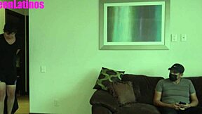 Αθώος τσόνκας γίνεται γαμήσιμος από διεστραμμένο ιδιοκτήτη!