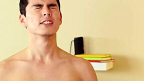 रॉयूरो ट्विंक्स बेयरबैक रिमिंग थ्रीसम में पागल हो जाते हैं