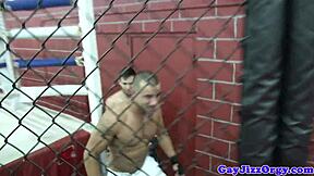 Svalnatí jockové se vrhají do divoké orgie s intenzivním jebáním