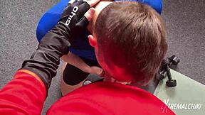 twinki uživajo v zunanjosti pihanju med javnim vzburjenjem