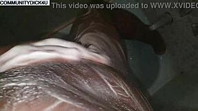 Cara Gay Nu com Pau Grande Provoca no Chuveiro para Fãs de Fetiche no Communitydick4u