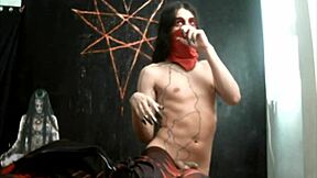 Mørk siren M skøge viser stor pik 😈