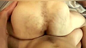 V této epizodě gay chlap bere monstrózní kokot hluboko do svého velkého prdele