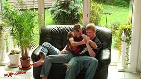 Heiße Twinks ficken bareback wie verrückt!