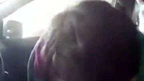 Želja po prijateljevem kurcu dvakrat v njegovem avtu je noro