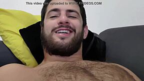 Het verbal straight kille uppfyller fetischfantasier med grov monsterkuk-nära