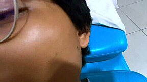 טווינק אמזוני צעיר פורס רגליים לחדירה. סקס ביתי אנאלי ובלו ג'וב כיף! 😏🍆