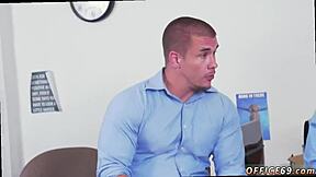 Junger Teen hart gefickt von altem Monster in HD