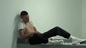 По дяволите! Френски тинксове използвани жестоко на публично място!