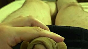 Safado hetero razkazuje svoj debeli latino kurac