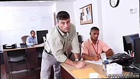 Steamy gay action class mein