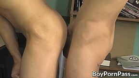 Damn, milujem jebanie sladkých študentov v triede