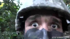 군대 쓰리섬에서 군복 입고 블로우잡하고 박아!