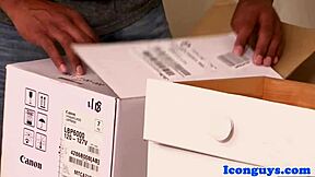 หนุ่มกล้ามเนื้อผิวต่างสีกระแทกเพื่อนสนิทแรง