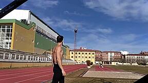 Нудистка компилация: Мускулни европейски стъдове голи на обществено място?