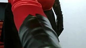 야, 이 핫한 크로스드레서가 집에서 만든 흥분된 엉덩이 섹스해, 완전 섹시 아마추어 애널 느낌!