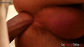 Cara, esse massagista gay está chupando e cavalgando duro!