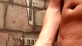 年轻18+同性恋小伙18+手交大鸡巴到大量射精