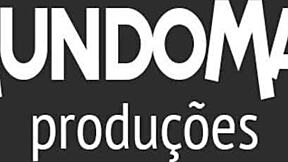 أنا وصديقي أصبحنا متحمسين نتحدث عن جارتي الساخنة