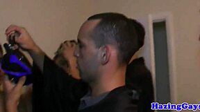 Twinkovia v hazingu berú to tvrdo v domovskej relácii jebania do riti