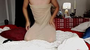 Szent ég! Bőr színű szakadt harisnya fétis megőrjít!