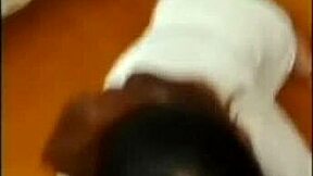 与中国电视修理工的热辣艳遇和天真女孩