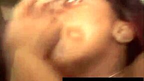 Do riti, nováčikovská čierna kurva berie 3 obrovské kurce v gangbangu celé video!