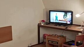 cuma sesi solo santai bareng bisek, dia punya pesona amatir banget.