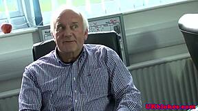 Brit jocks banging แรงในโรงงานวันนี้