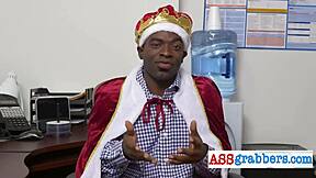 Interracial gay parta tvrdě buchá a hluboko vrtá ve skupině