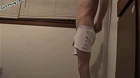 Gay cachondo ansía polla gigante para mamada intensa y corrida