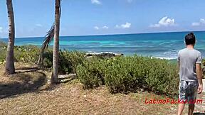 جنس لاتيني حار على الشاطئ مع روب سيلفا