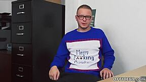 Genç oğlanlar siyah sikicilerle vahşi üçlü keşfediyor