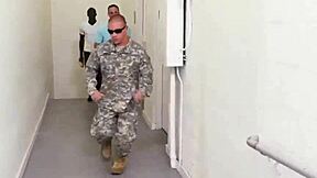 يا رقيب، حفرنا بقوة في ثلاثية لواطية عارية في الجيش!