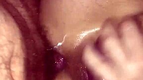 अपने आदमी की टाइट गांड को जर्मन स्टाइल में रॉ से धक्का दे रहा हूं।